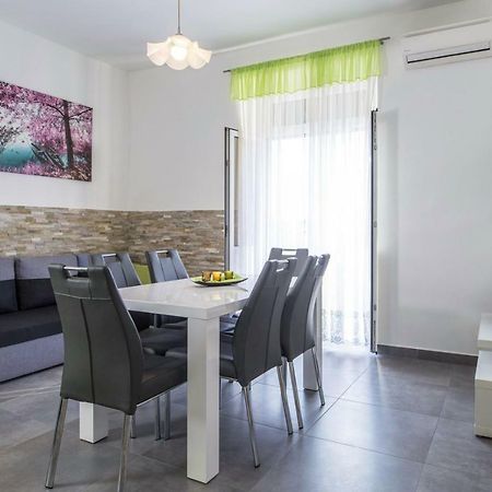 Apartment Stefania Koromačno Exterior foto