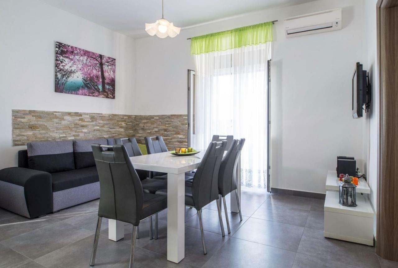 Apartment Stefania Koromačno Exterior foto